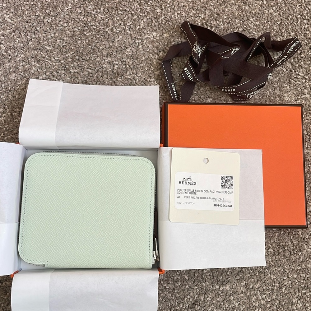 HERMES Epsom Silk'In Compact Wallet Vert Fizz, NEW